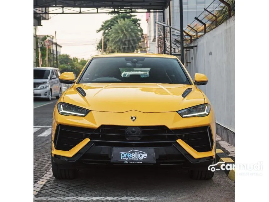 2023 Lamborghini Urus Wagon