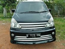 Nissan Serena 2.0 Highway Star 2005 AT hitam antik
