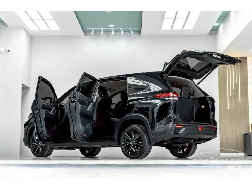 2024 Toyota INNOVA Zenix HEV Smart Wagon