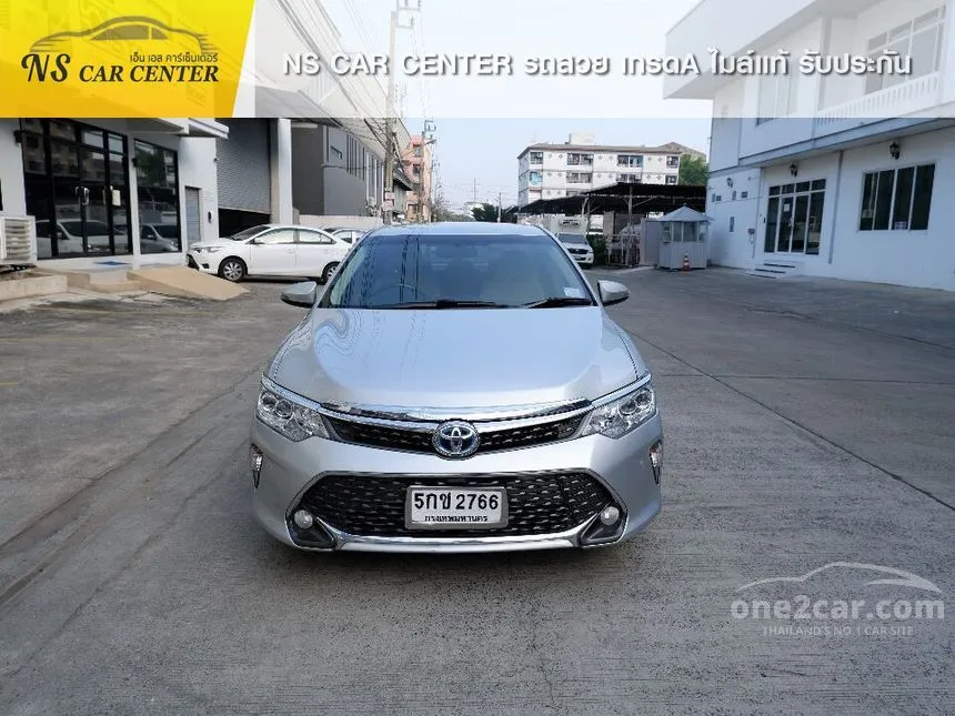 2016 Toyota Camry Hybrid Sedan
