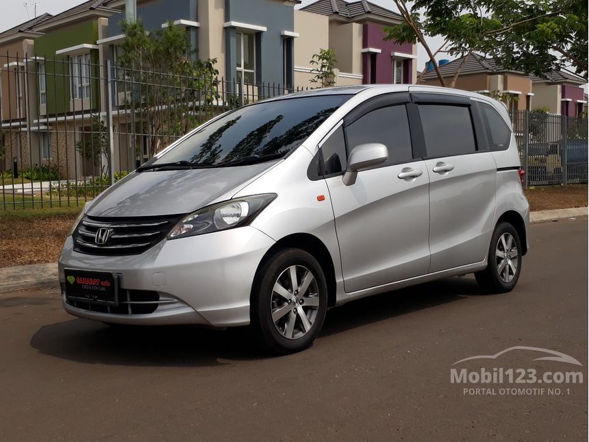 Jual Mobil Honda Freed 2009  1 5 1 5 di Banten Automatic 