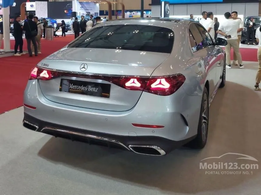 2025 Mercedes-Benz E300 AMG Line Sedan