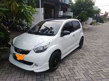 Daihatsu Sirion 1.3 D FMC Hatchback Putih Istimewa 2012