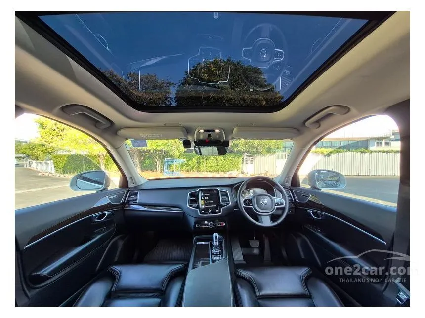 2020 Volvo XC90 T8 Momentum SUV