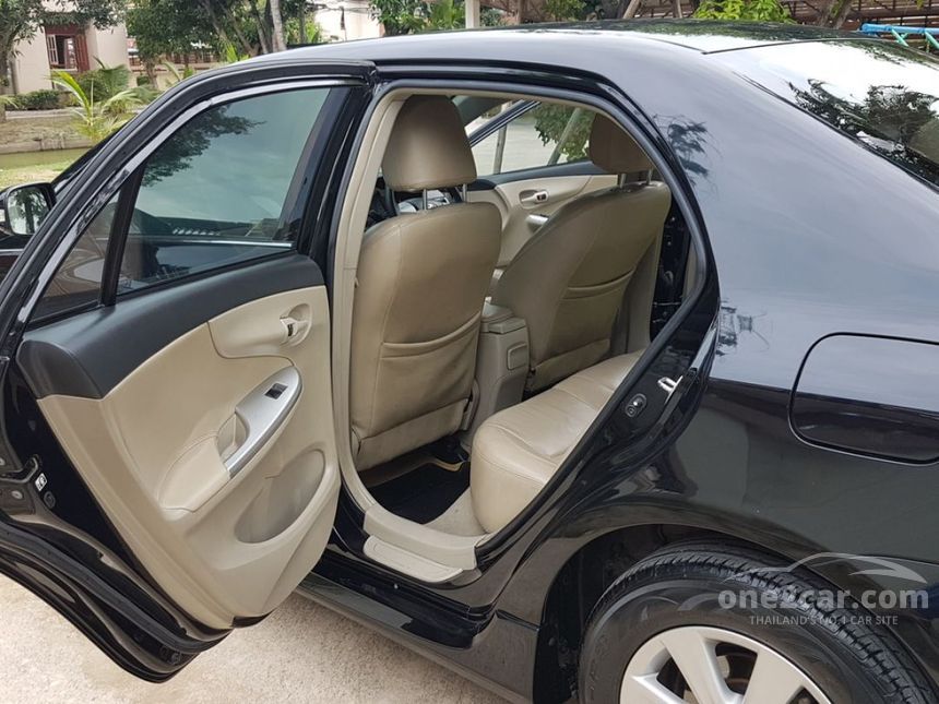 Toyota Corolla Altis 2014 (ปี 0813) CNG 1.6 เกียร์อัตโนมัติ สีดำ