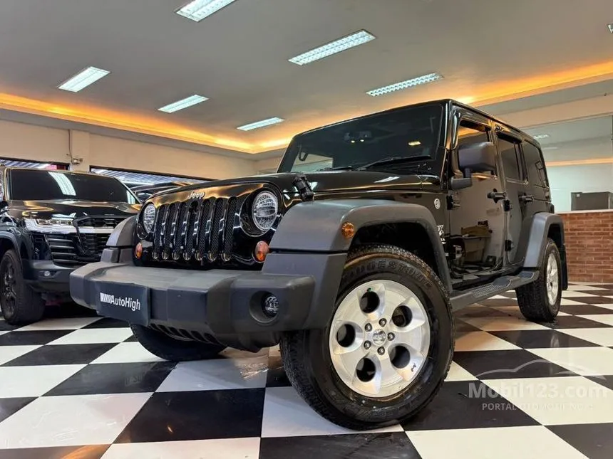 2013 Jeep Wrangler Sahara Unlimited 4 Door SUV
