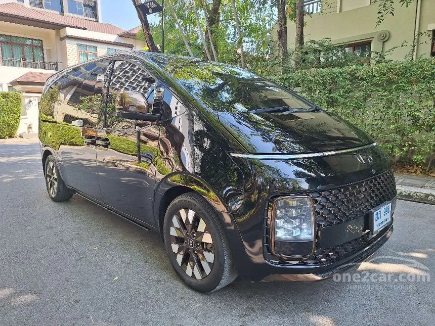 2022 Hyundai Staria Premium Van