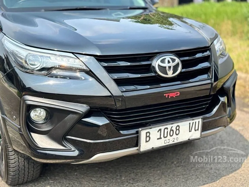 2019 Toyota Fortuner SRZ TRD 4X2 SUV