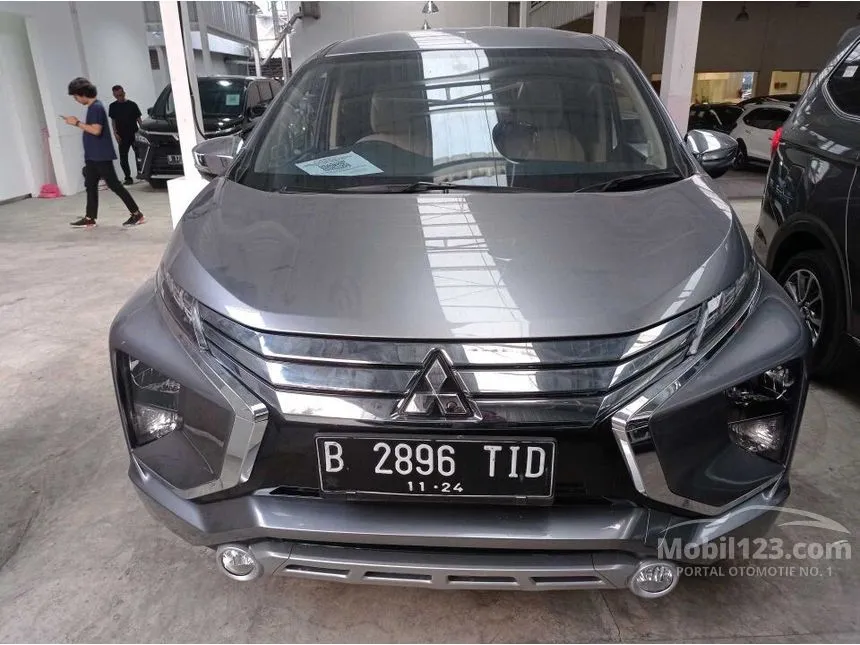 Jual Mobil Mitsubishi Xpander 2019 ULTIMATE 1.5 di Jawa Barat Automatic Wagon Abu