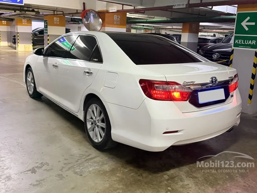 2014 Toyota Camry Hybrid Sedan