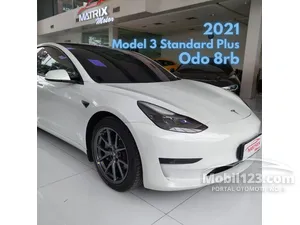 2021 Tesla Model 3 Standard Range Plus Sedan