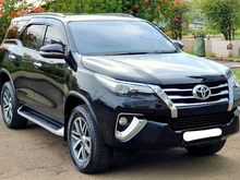 2016 Toyota Fortuner 2.4 VRZ SUV hitam pajak panjang 1 tahun