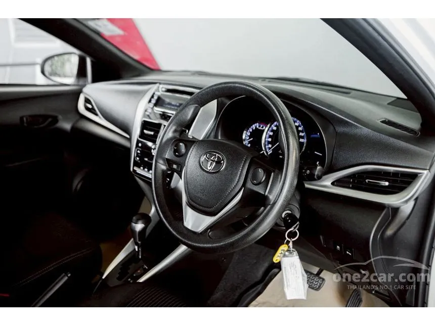 2018 Toyota YARIS E Hatchback