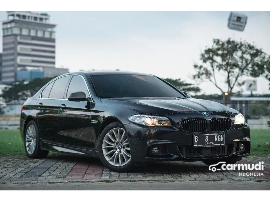 2016 BMW 528i Luxury Sedan