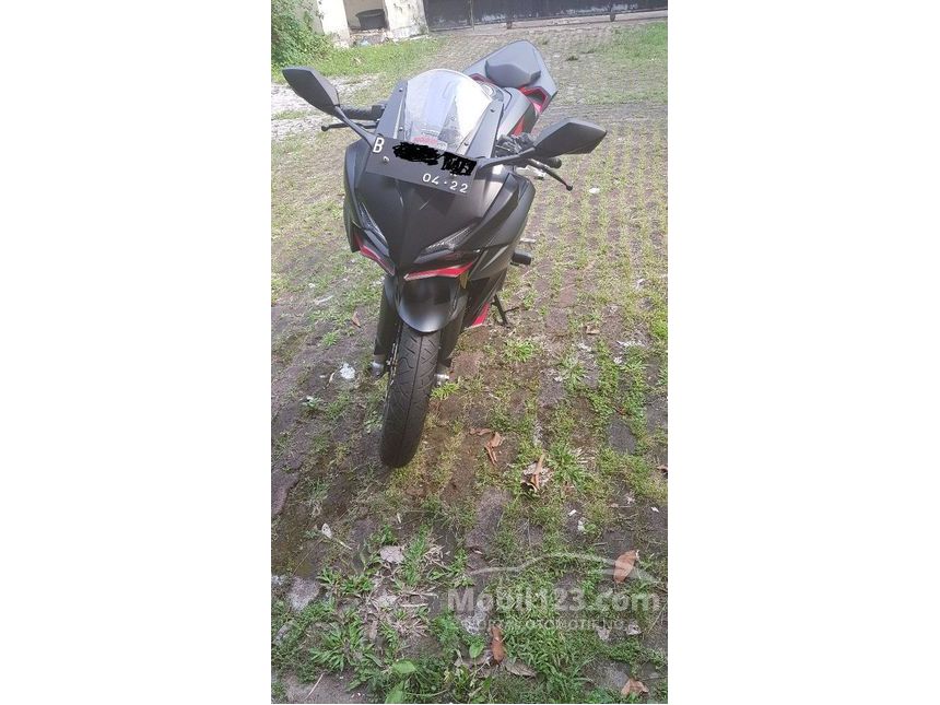 Jual Motor Honda CBR 2017 0.3 di DKI Jakarta Manual Sport 