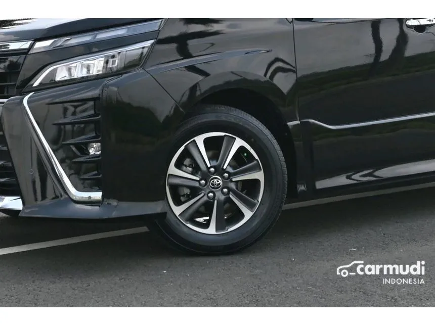 2018 Toyota Voxy MPV