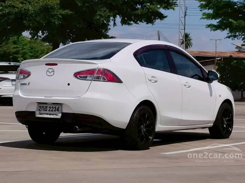 2013 Mazda 2 Elegance Groove Sedan