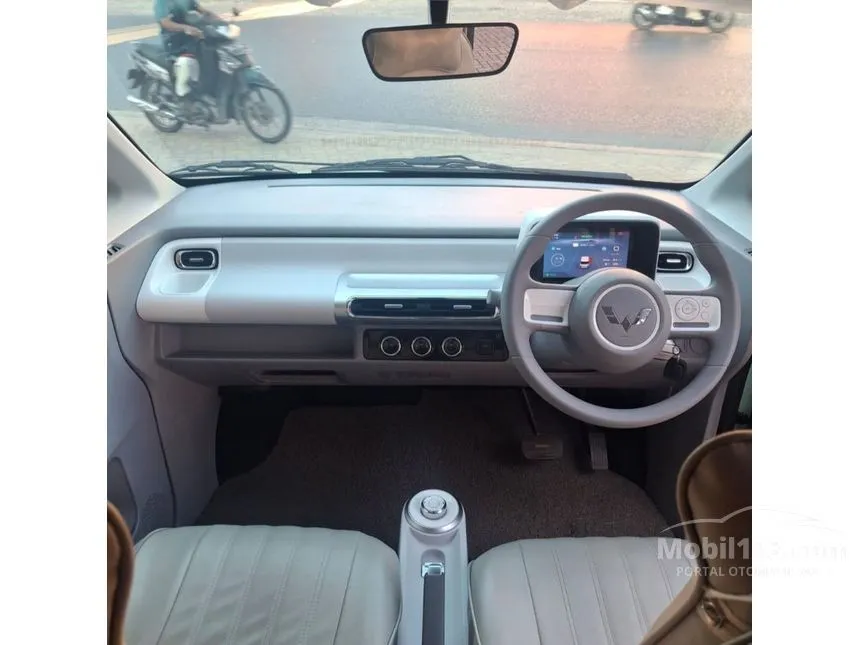 2024 Wuling Air EV Long Range Hatchback