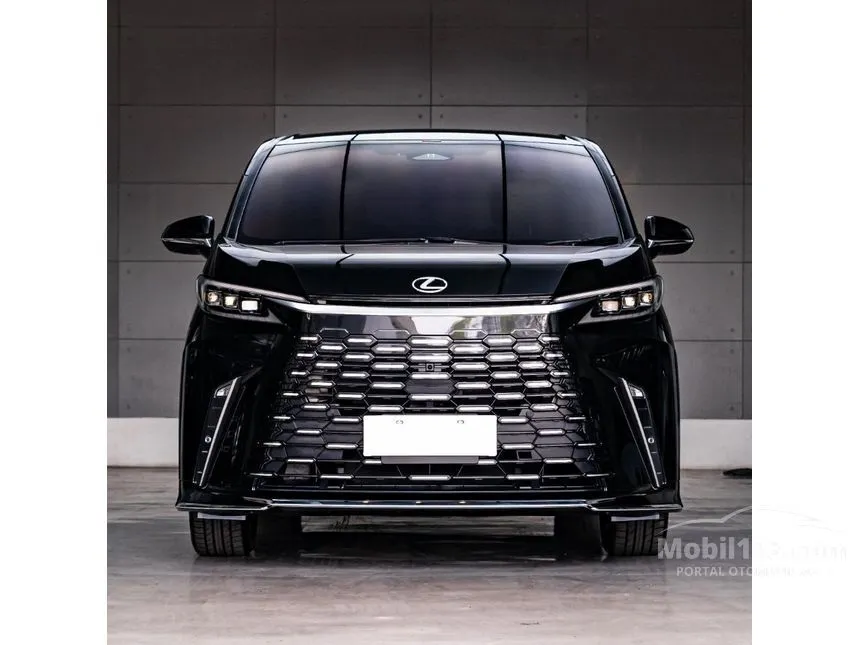 2024 Lexus LM 350h 4 Seater MPV