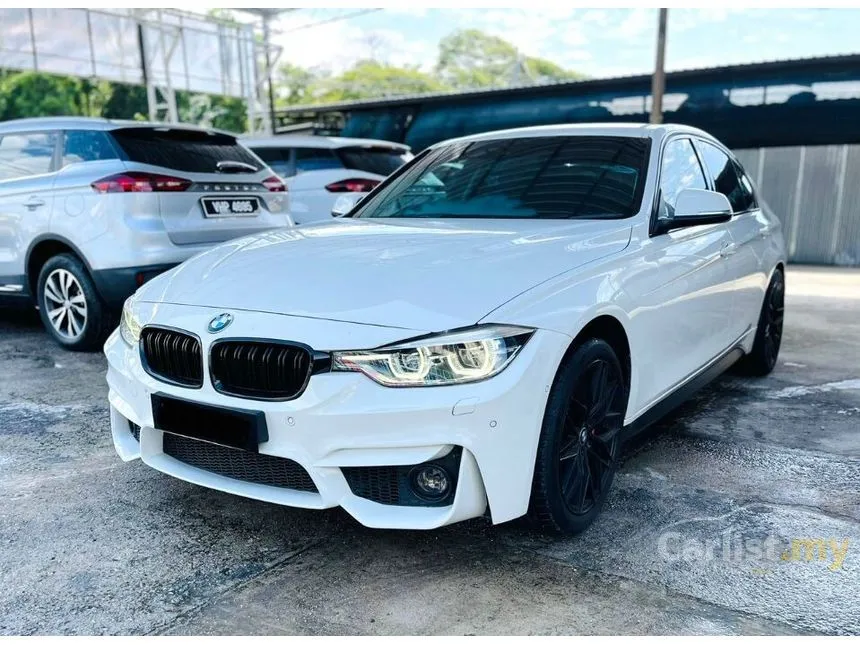 2018 BMW 318i Luxury Sedan