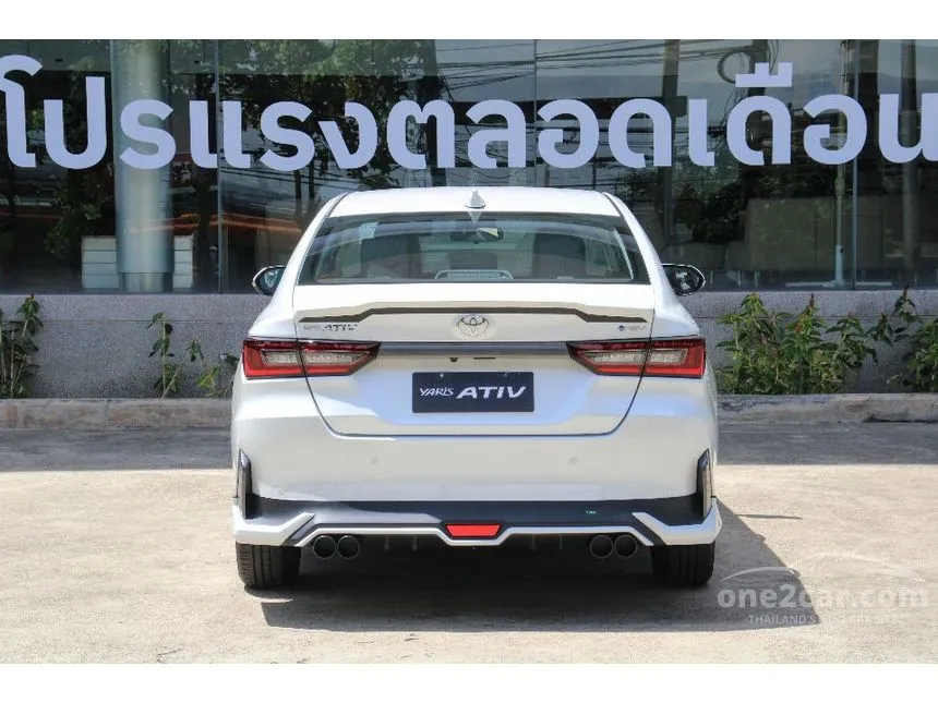 2025 Toyota Yaris Ativ HEV Premium Sedan