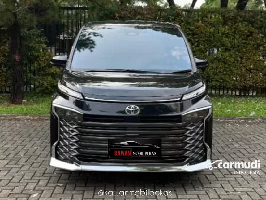 Voxy Color Toyota Voxy 2023 (Premium Color) 2.0 in Banten Automatic MPV Black for ...