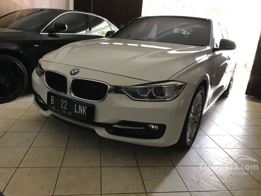 Jual Mobil  BMW  320i 2013 Sport  2 0 di DKI Jakarta 