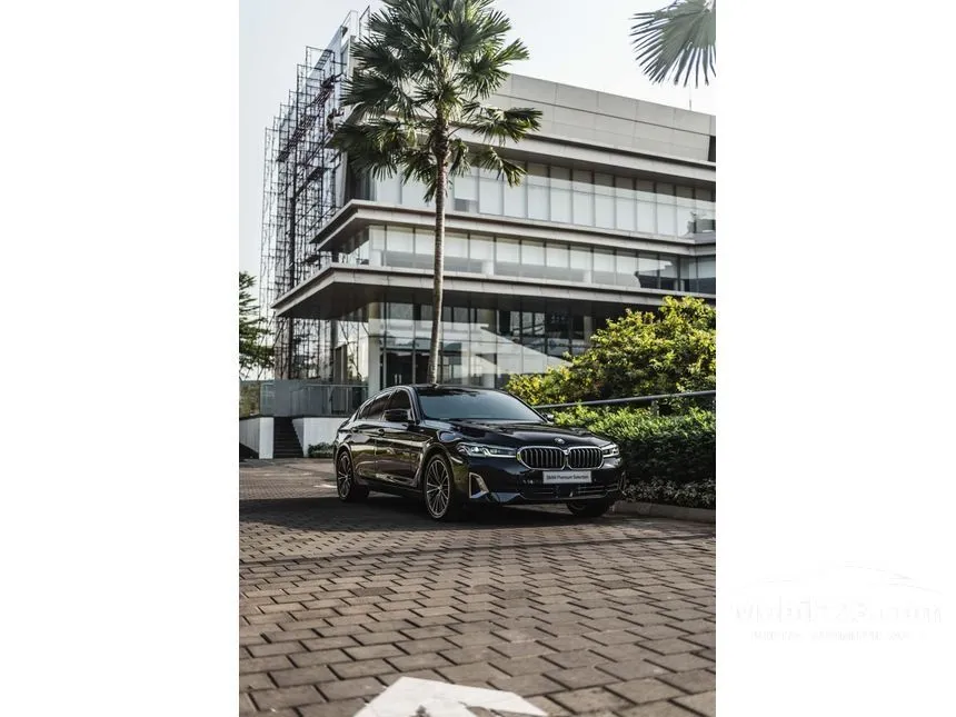 Jual Mobil BMW 530i 2022 Opulence 2.0 di Banten Automatic Sedan Hitam Rp 1.349.000.000