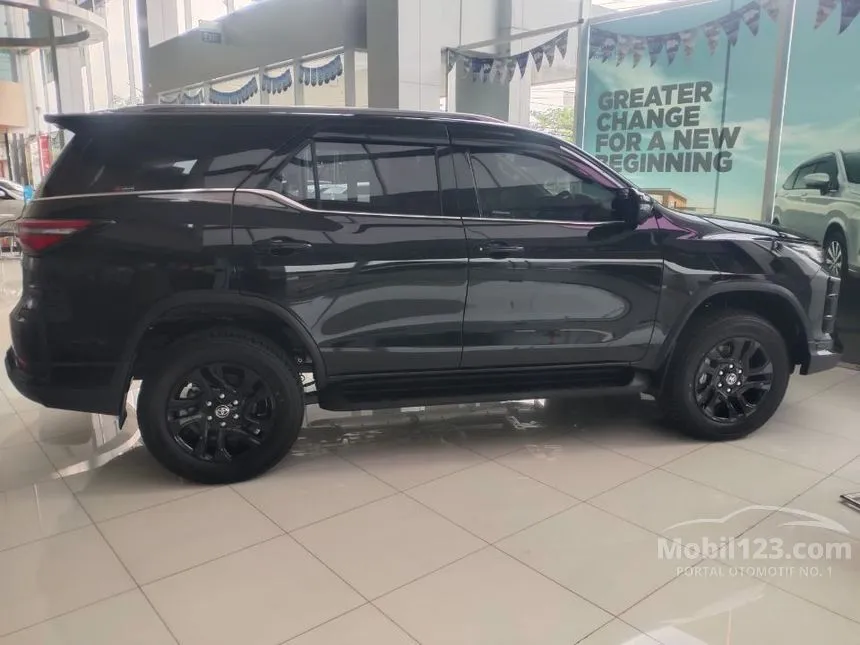 Jual Mobil Toyota Fortuner 2024 GR Sport 2.8 di Jawa Barat Automatic SUV Hitam Rp 625.000.000