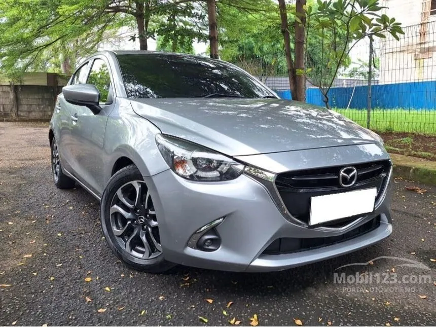 Jual Mobil Mazda 2 2017 V 1.5 di DKI Jakarta Automatic Hatchback Silver Rp 175.000.000