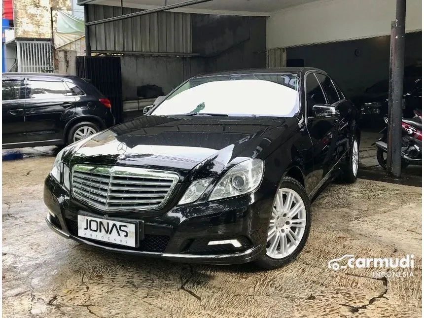 2010 Mercedes-Benz E300 Elegance Sedan