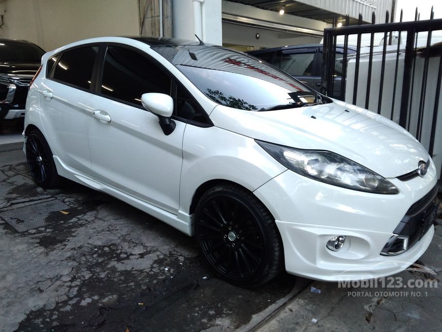 Jual Mobil Ford Fiesta 2011 Sport 1.6 di Jawa Timur 