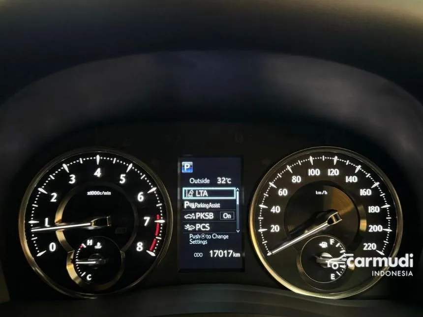 2022 Lexus LM 350 7 Seater MPV