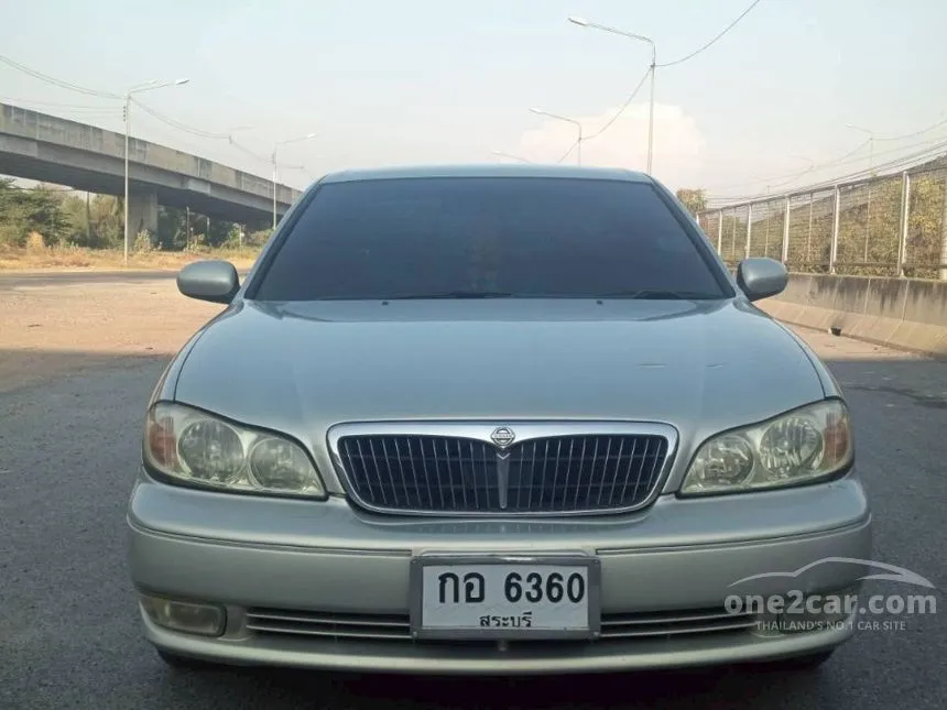 2001 Nissan CEFIRO Executive Sedan