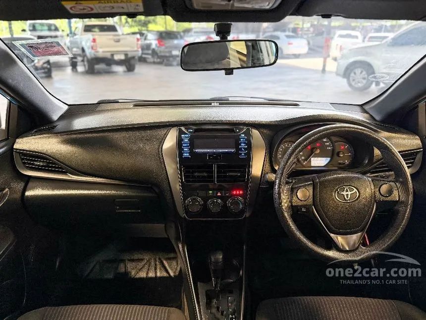2020 Toyota YARIS Entry Hatchback