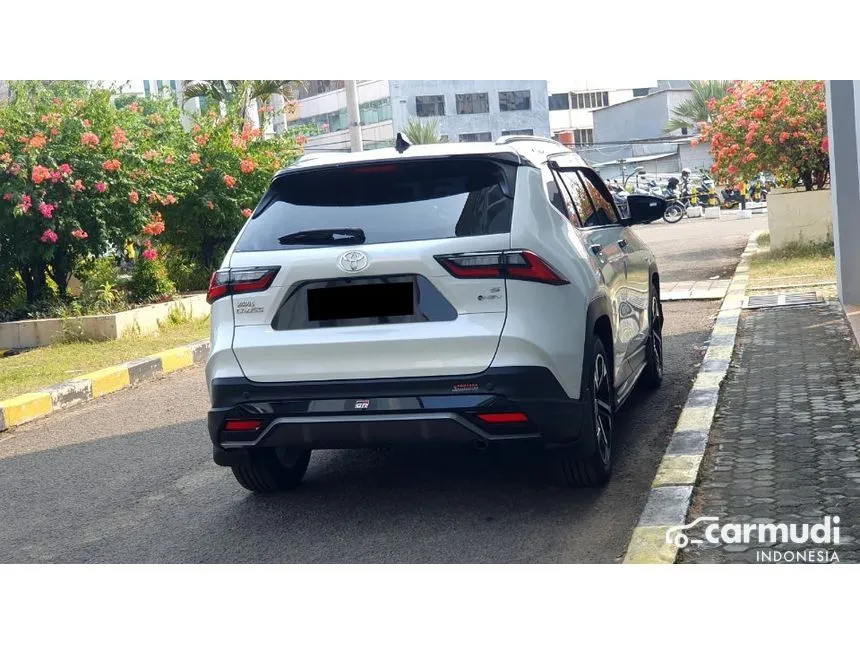 2023 Toyota Yaris Cross S HV (2 Tone) with GR Parts Aero Pkg SUV