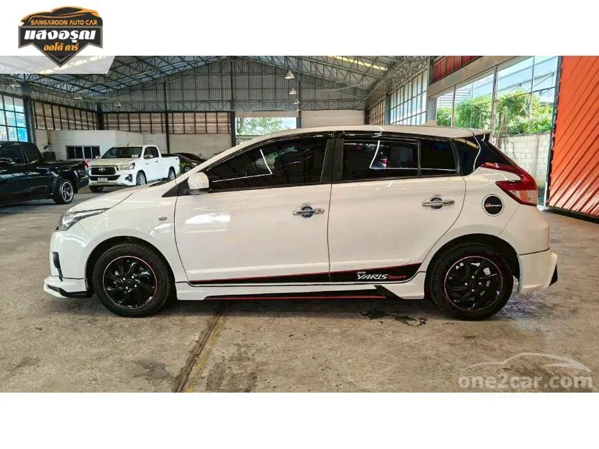 2017 Toyota YARIS J Hatchback