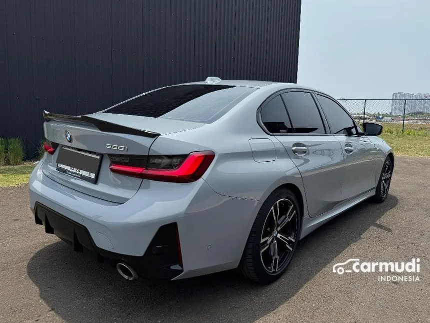 2023 BMW 320i M Sport Sedan