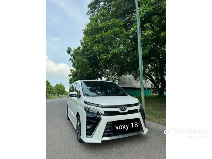 Jual Mobil Toyota Voxy 2018 2.0 di Jawa Timur Automatic Wagon Putih Rp 350.000.000