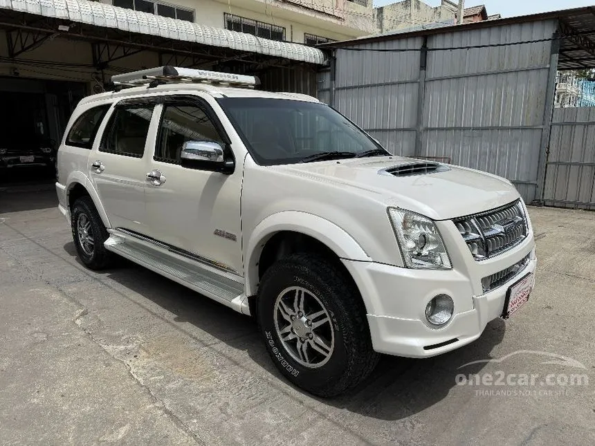 2011 Isuzu MU-7 Primo SUV