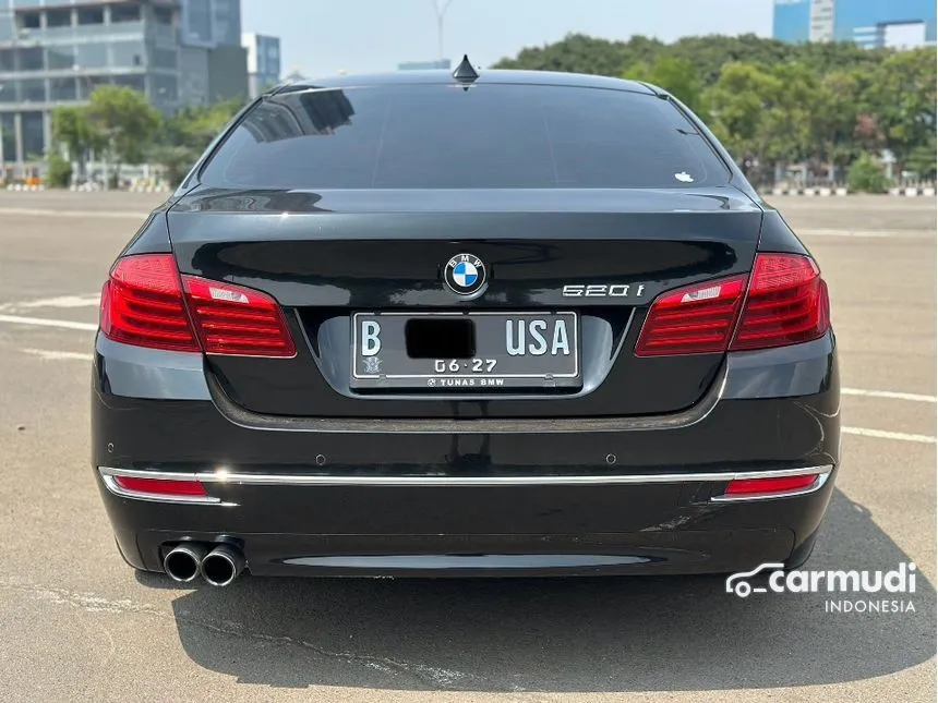 2016 BMW 520i Luxury Sedan