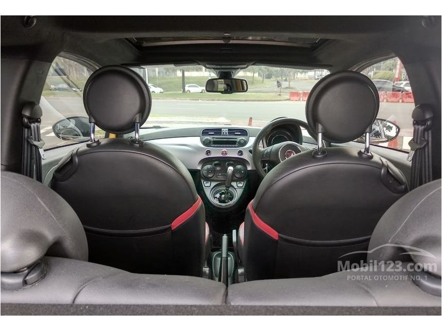 2015 Fiat 500 Lounge Hatchback
