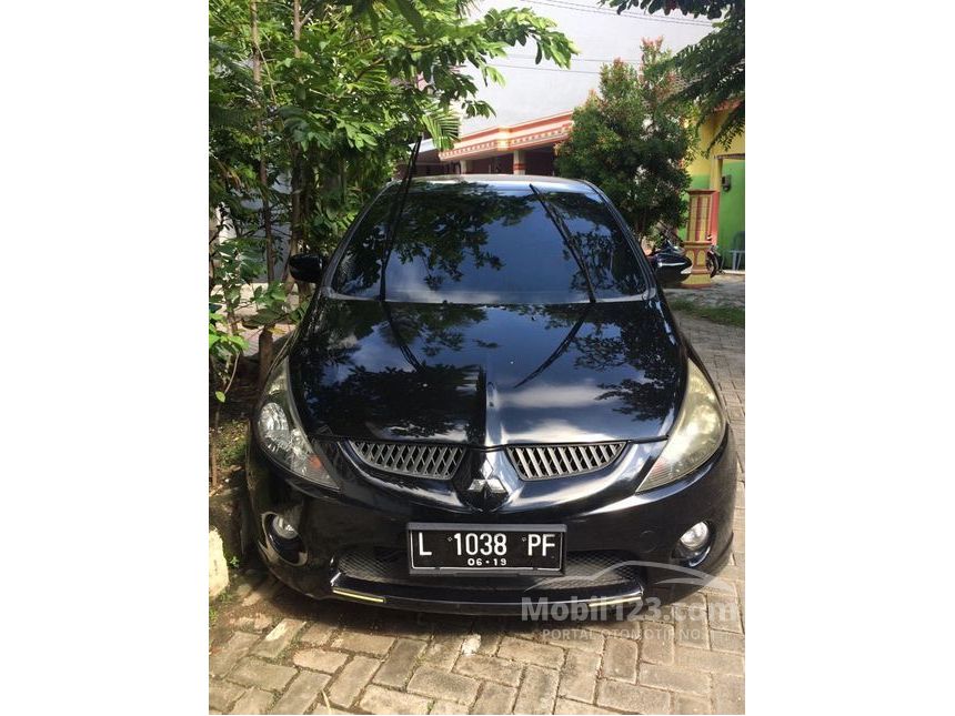 Jual Mobil Mitsubishi Grandis 2005 NA 2.4 di Jawa Timur Jual Mobil Mitsubishi Grandis 2005 NA 2.4 di Jawa Timur