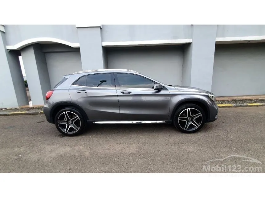 2019 Mercedes-Benz GLA200 AMG Line SUV
