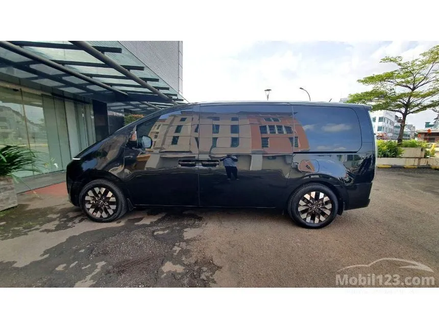 2021 Hyundai Staria Signature 7 MPV