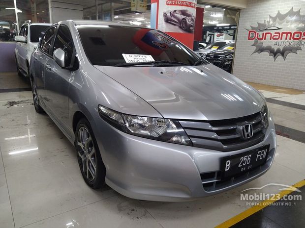 Honda City Mobil Tahun 2010-2011 bekas dijual di 