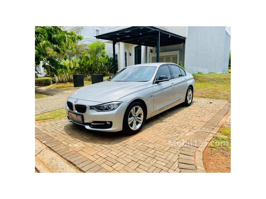 Jual Mobil  BMW  320i  2013 Sport 2 0 di DKI Jakarta 