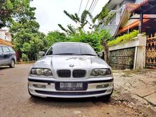 2001 BMW 318i 1.9 Sedan