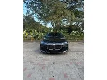 2024 BMW 735i 3.0 M Sport Sedan (Faktur 2026) Black Sapphire on Brown Odo 4 Rb (TERMURAH)