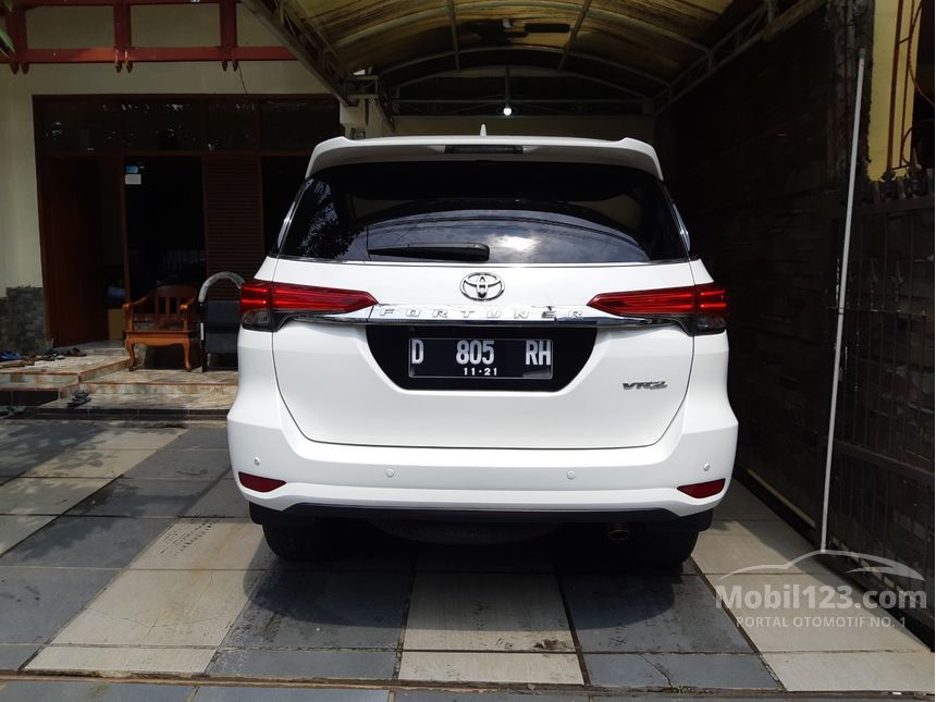 Jual Mobil Toyota Fortuner 2016 VRZ 2.4 di Jawa Barat 